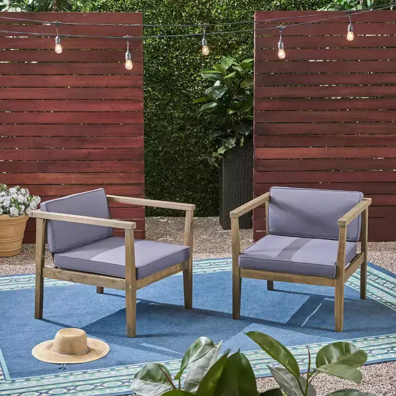 Set di 2 sedie Club in legno di acacia con cuscini resistenti all'acqua, fatte a mano