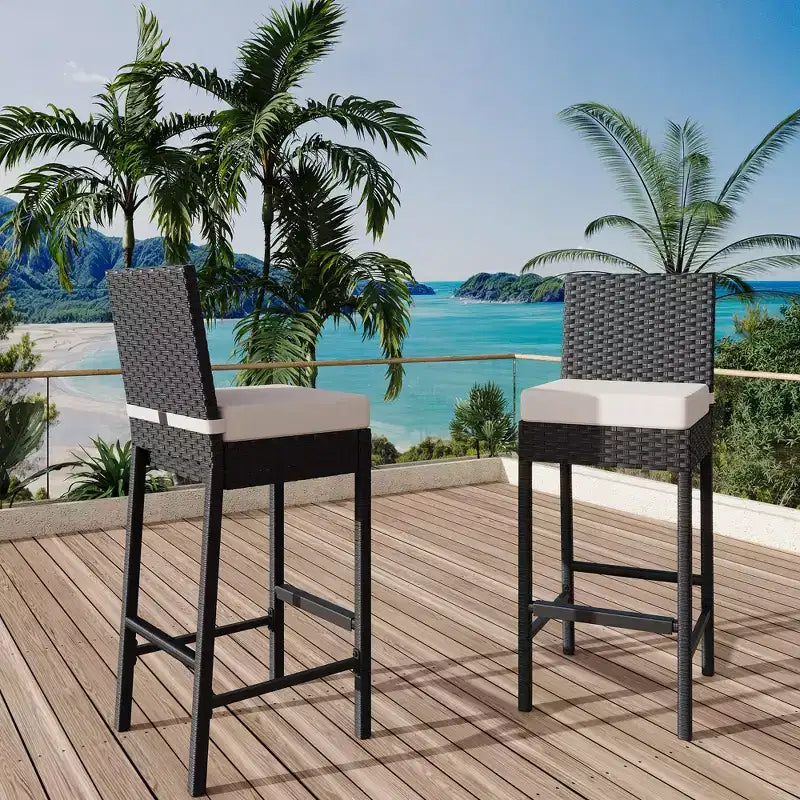 Set di 2 sgabelli da bar da esterno in vimini con cuscini, sgabelli da bar senza braccioli in rattan per patio, perfetti per tavoli alti in cortile, a bordo piscina, sul balcone e in giardino