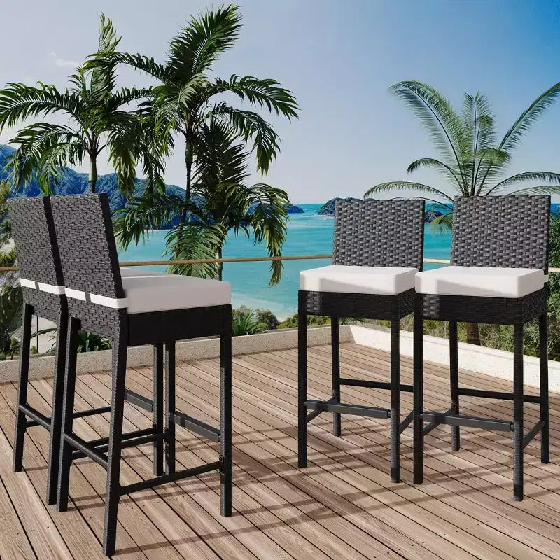 Set di 2 sgabelli da bar da esterno in vimini con cuscini, sgabelli da bar senza braccioli in rattan per patio, perfetti per tavoli alti in cortile, a bordo piscina, sul balcone e in giardino