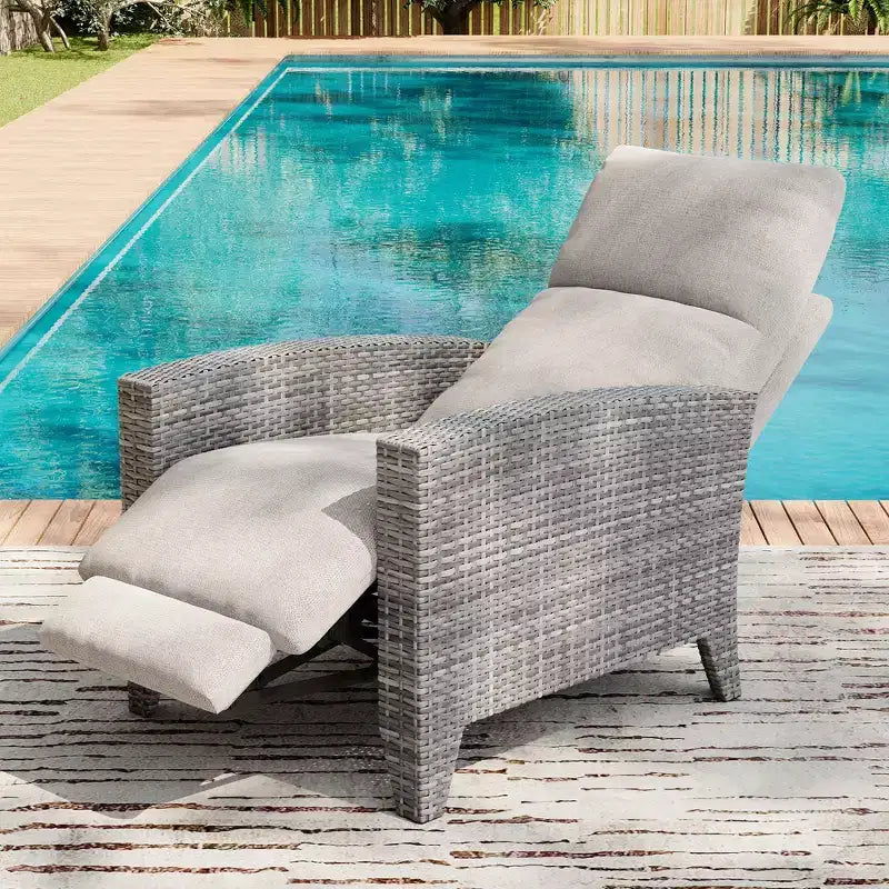 Acekool Sedia Reclinabile da Esterno in Vimini, Inclinazione a 175 Gradi con Poggiapiedi, Tavolino Laterale Ribaltabile, per Piscina, Terrazza, Balcone
