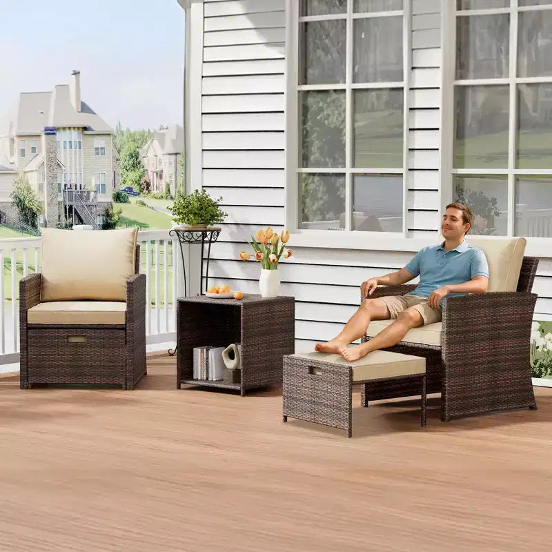 Set di mobili da esterno 5 pezzi per patio, sedie a sdraio in vimini PE con cuscini, set da balcone per tutte le stagioni con pouf e tavolino da caffè per prato, piscina, cortile
