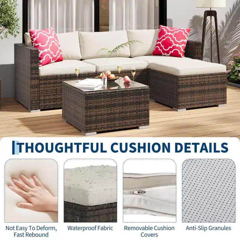 Set di divani a sezione da esterno in rattan PE a 5 pezzi, resistente a tutte le stagioni con tavolino in vetro e cuscino lavabile per cortile, ponte piscina