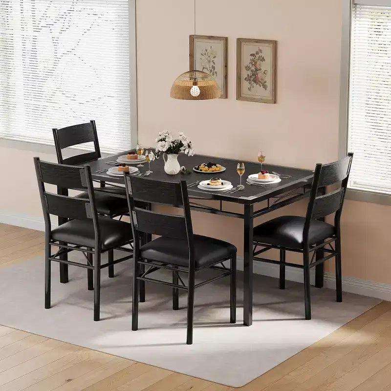 Set Tavolo da Pranzo 4 Sedie Imbottite, Robusta Struttura in Legno, Protezioni Angolari, Perfetto per Appartamento o Sala da Pranzo Piccola