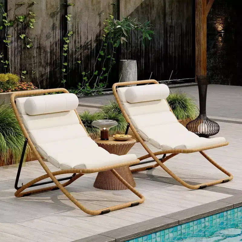 ModernLuxe Set di 2 sedie pieghevoli da esterno, poltrona da esterno in rattan, sedia a sdraio con schienale regolabile, cuscino spesso e poggiatesta