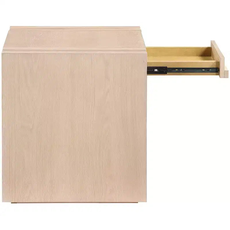 Tavolino finale Meridian Furniture Stanton