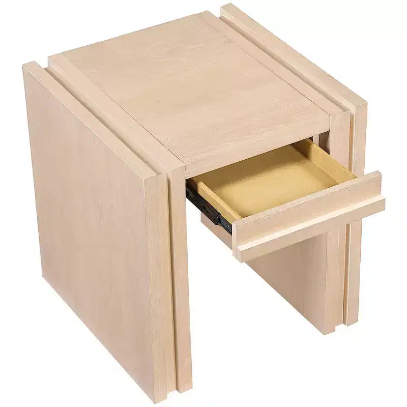 Tavolino finale Meridian Furniture Stanton