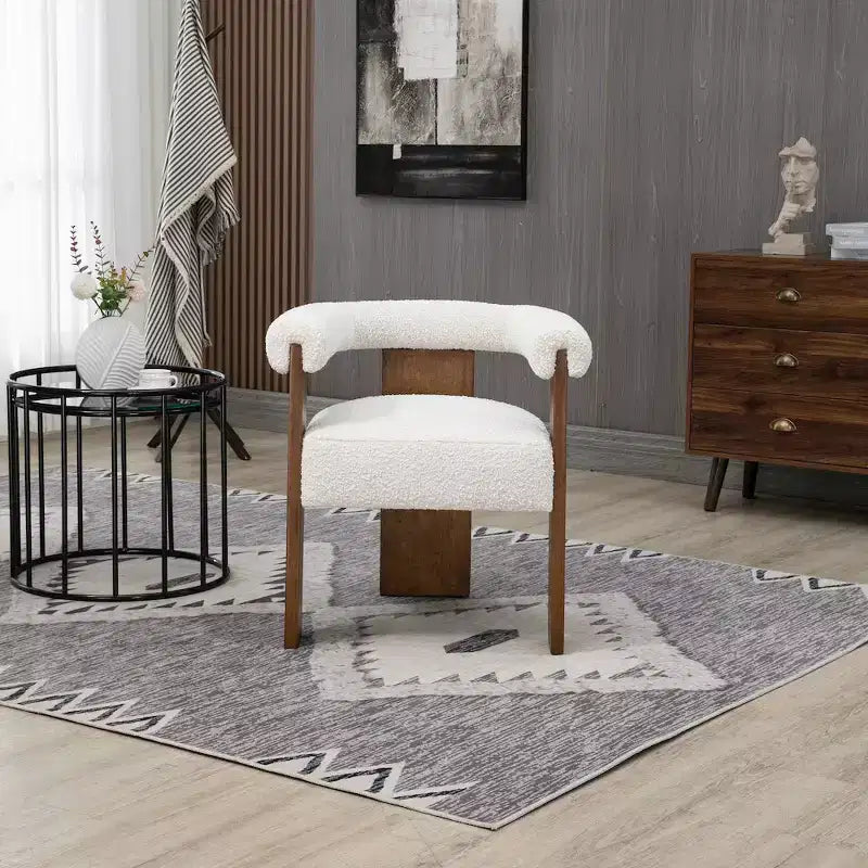 Sedia da pranzo Meridian Furniture Barrel in tessuto bouclé color crema