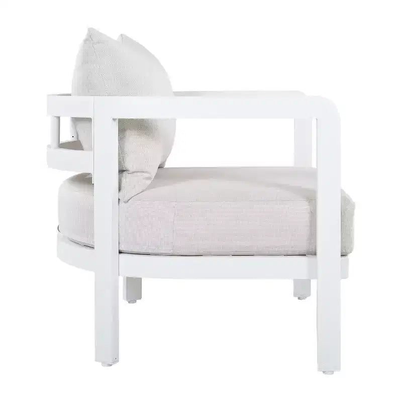 Poltrona da esterno ModernLuxe in alluminio, poltrona moderna inossidabile da giardino con cuscino beige, sedia da salotto per il cortile