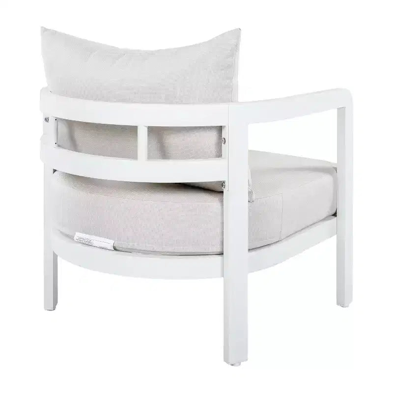 Poltrona da esterno ModernLuxe in alluminio, poltrona moderna inossidabile da giardino con cuscino beige, sedia da salotto per il cortile