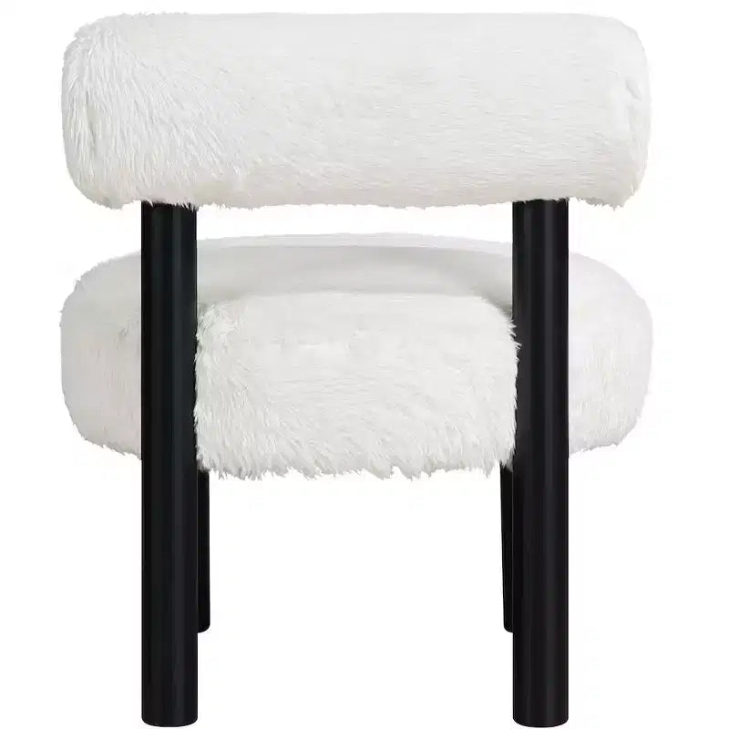 Sedia Ambre in tessuto vegano effetto montone di Meridian Furniture