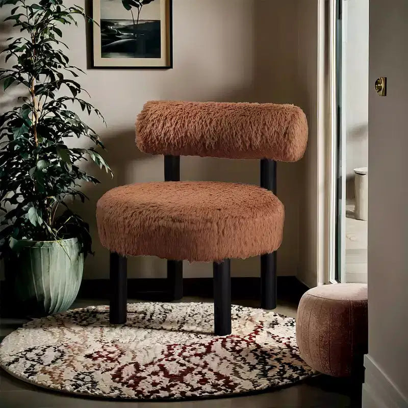 Sedia Ambre in tessuto vegano effetto montone di Meridian Furniture