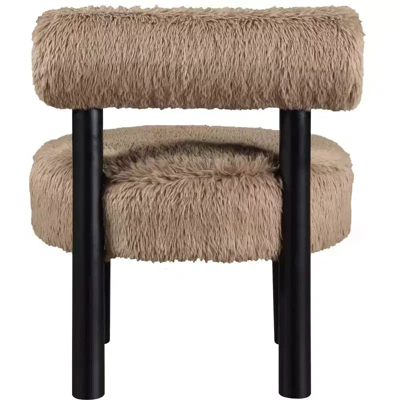 Sedia Ambre in tessuto vegano effetto montone di Meridian Furniture