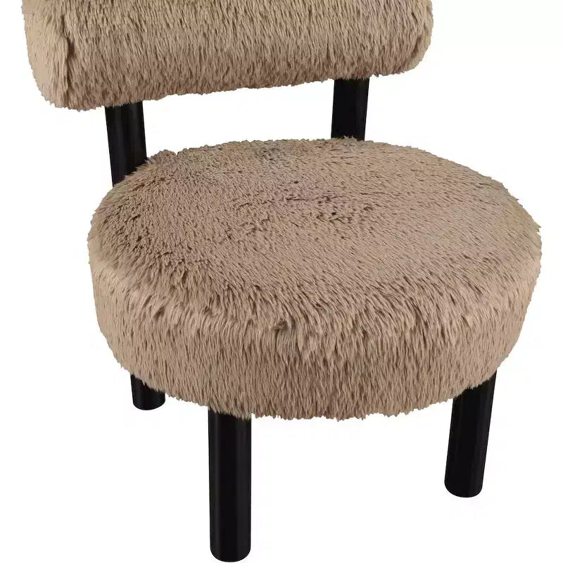 Sedia Ambre in tessuto vegano effetto montone di Meridian Furniture
