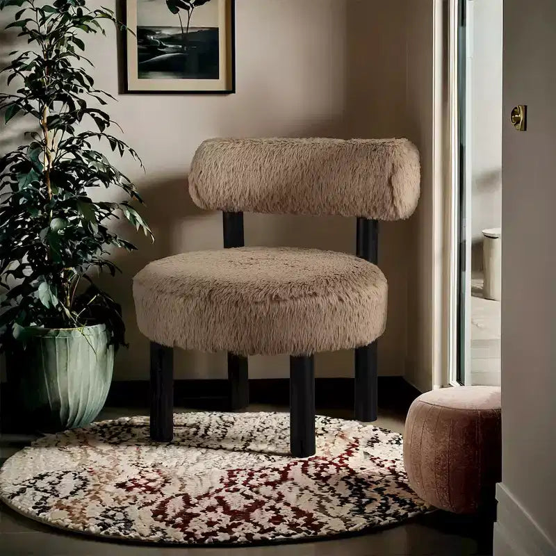 Sedia Ambre in tessuto vegano effetto montone di Meridian Furniture