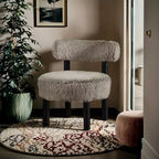 Sedia Ambre in tessuto vegano effetto montone di Meridian Furniture