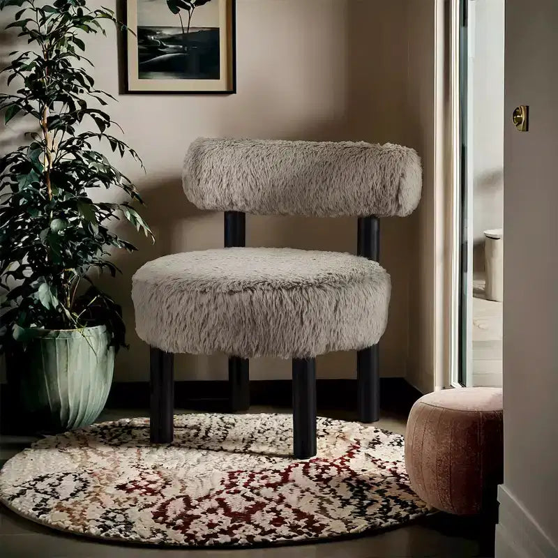 Sedia Ambre in tessuto vegano effetto montone di Meridian Furniture