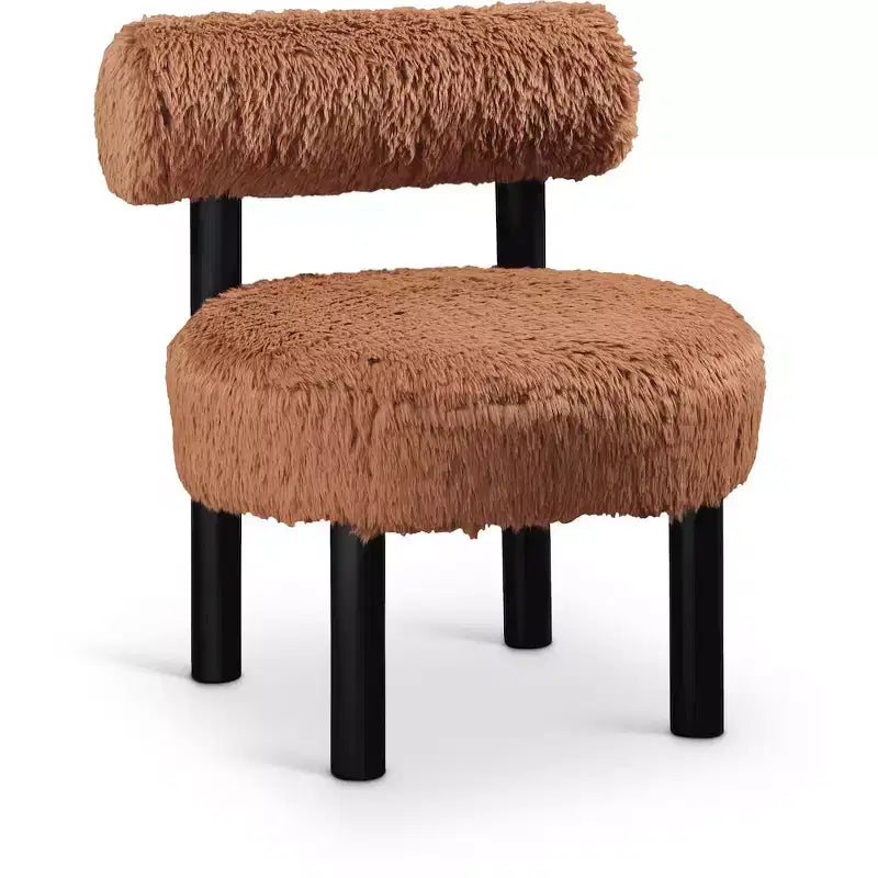Sedia Ambre in tessuto vegano effetto montone di Meridian Furniture