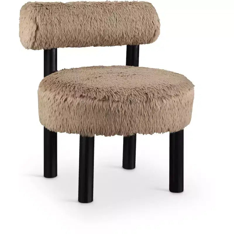 Sedia Ambre in tessuto vegano effetto montone di Meridian Furniture
