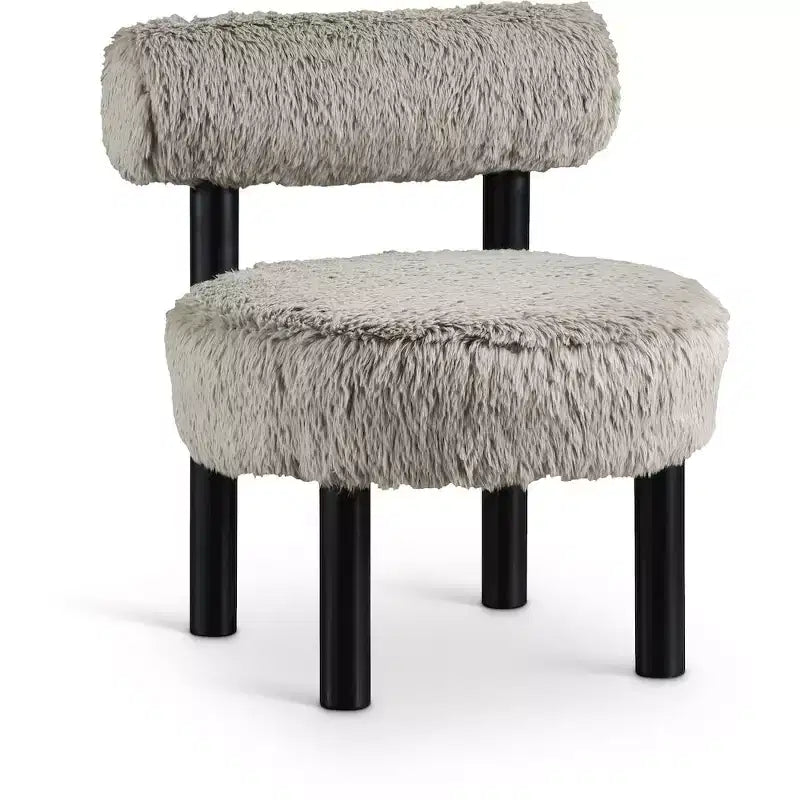 Sedia Ambre in tessuto vegano effetto montone di Meridian Furniture