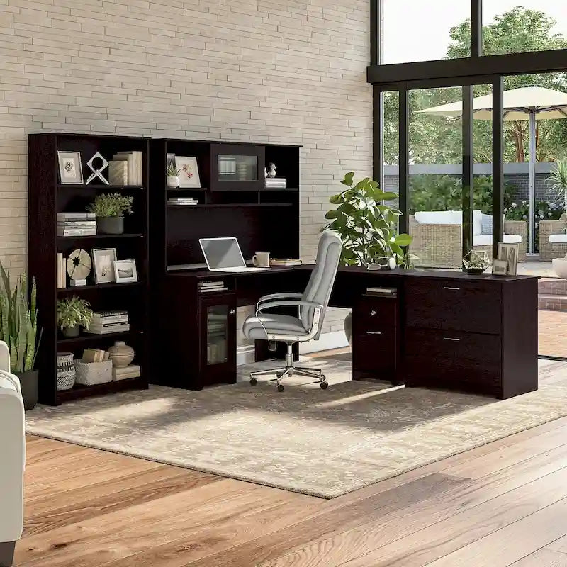 Scrivania a L Cabot da 60W con pensile, armadietto e libreria di Bush Furniture