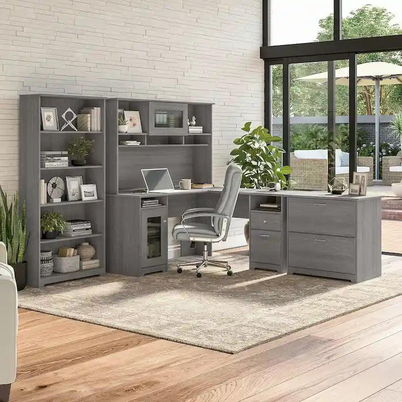 Scrivania a L Cabot da 60W con pensile, armadietto e libreria di Bush Furniture