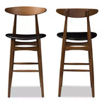 Set di 2 sgabelli da bar Flora in legno massello con finitura noce stile moderno di metà secolo, rivestimento nero – Baxton Studio: similpelle, schienale curvo, altezza fissa
