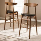 Set di 2 sgabelli da bar Flora in legno massello con finitura noce stile moderno di metà secolo, rivestimento nero – Baxton Studio: similpelle, schienale curvo, altezza fissa