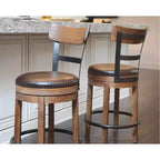 Sgabelli da bar girevoli Pinnadel Uph altezza bancone marrone chiaro - Signature Design by Ashley: similpelle, borchie decorative