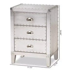 Comodino a 3 cassetti Claude Metal Silver - Baxton Studio: Ispirazione Vintage, Dettagli con Rivetti, Completamente Assemblato