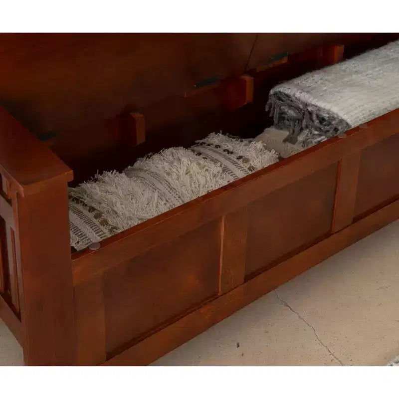 Linon Panca portaoggetti Shayla da 50" in legno massello con seduta divisa, finitura noce: Mobili da ingresso, Scarpiera