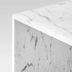 Tavolino d'appoggio in finto marmo bianco - Threshold™