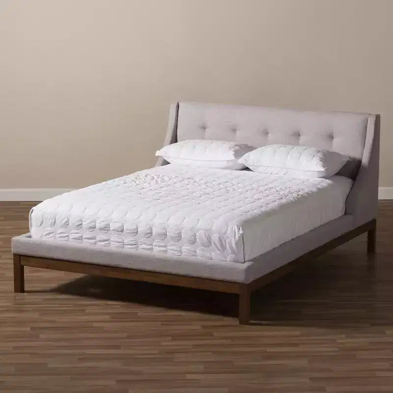 Louvain Letto a piattaforma imbottito in tessuto moderno e contemporaneo con finitura noce Grigio beige - Baxton Studio