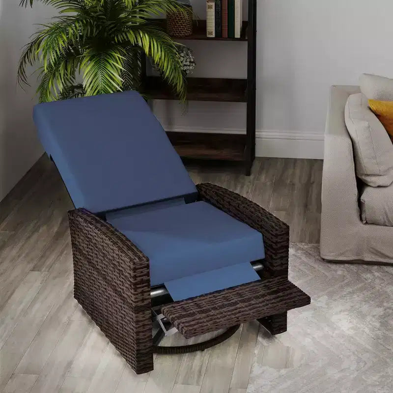 Poltrona reclinabile Outsunny Patio in rattan PE con girevole a 360°, cuscino morbido, sedia a sdraio per patio, giardino, cortile