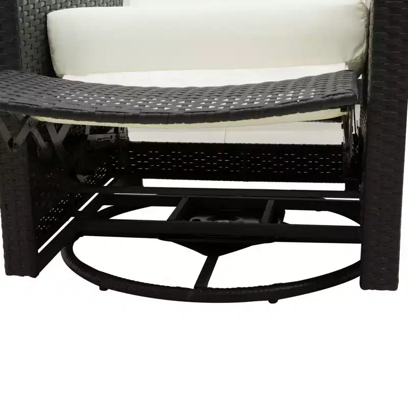 Poltrona reclinabile Outsunny Patio in rattan PE con girevole a 360°, cuscino morbido, sedia a sdraio per patio, giardino, cortile