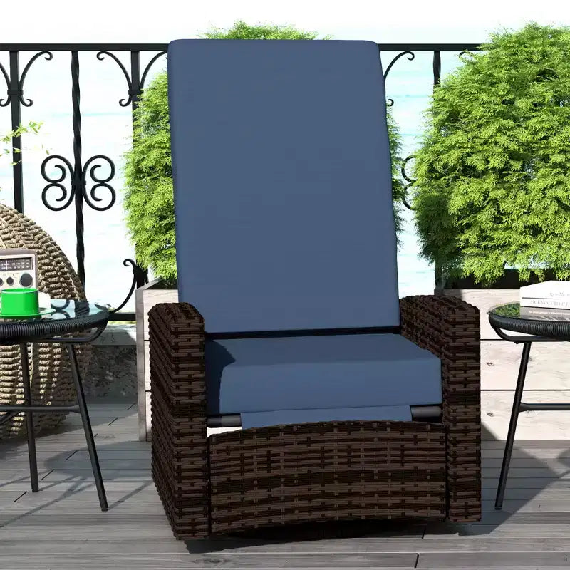 Poltrona reclinabile Outsunny Patio in rattan PE con girevole a 360°, cuscino morbido, sedia a sdraio per patio, giardino, cortile