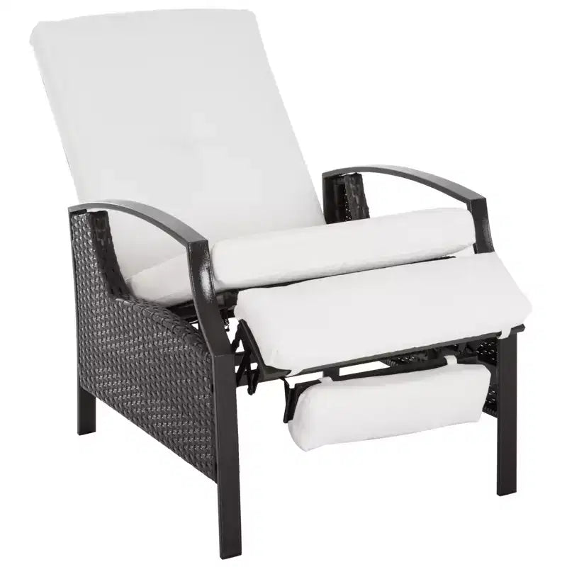Outsunny Sdraio Reclinabile Regolabile in Rattan con Vimini Intrecciato a Mano Resistente alle Intemperie per Patio, Esterni, Giardino, Piscina