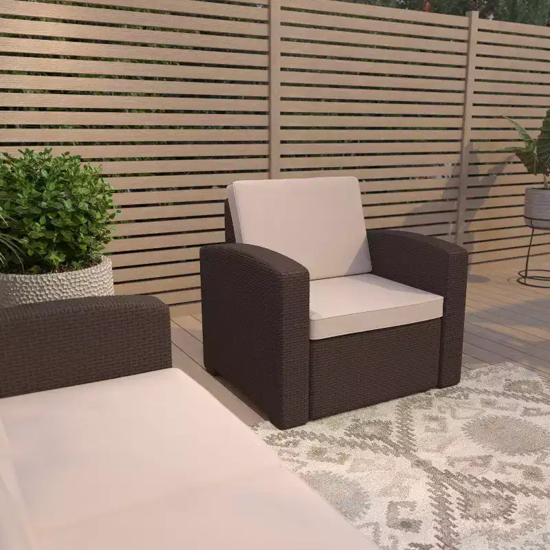 Merrick Lane Outdoor Furniture Resin Chair Chocolate Brown Faux Rattan Wicker Pattern Patio Chair With All-Weather Beige Cushion