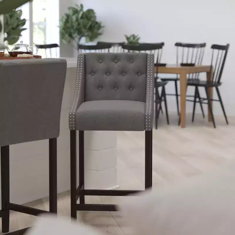 Sgabello da bar imbottito Merrick Lane, alto 76 cm, stile transizionale trapuntato con borchie decorative