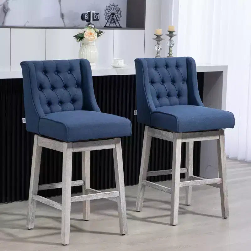 HOMCOM Set di 2 Sgabelli da Bar, Girevoli a 180°, Altezza 76cm con Poggiapiedi in Legno e Bottoni Decorativi