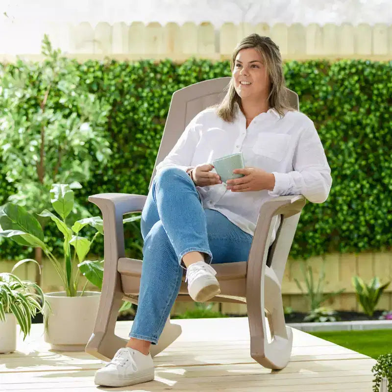 Sedia a dondolo da esterno durevole Semco Plastics SEMTPE in resina plastica riciclata extra large per patio