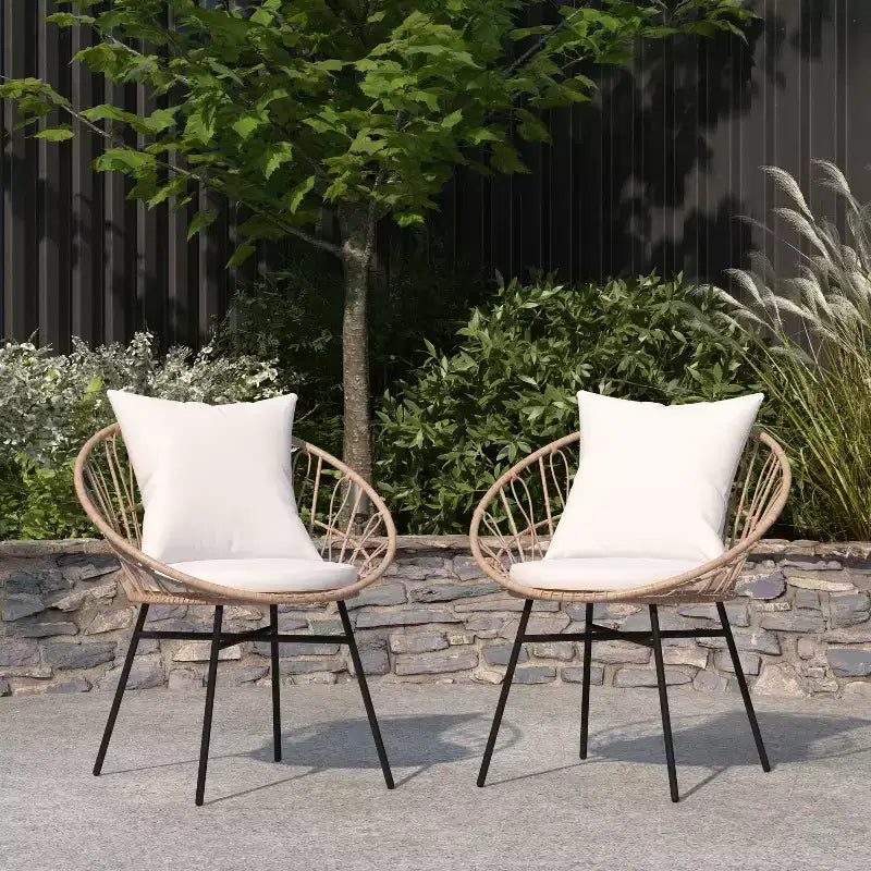 Set di 2 sedie da patio Merrick Lane in finto rattan intrecciato, stile Papasan, per interni ed esterni, con cuscini per seduta e schienale
