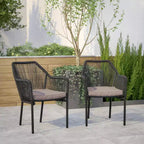 Set di due poltrone da club per esterno Emma and Oliver in tessuto intrecciato resistente alle intemperie con cuscini coordinati per portico, cortile e patio