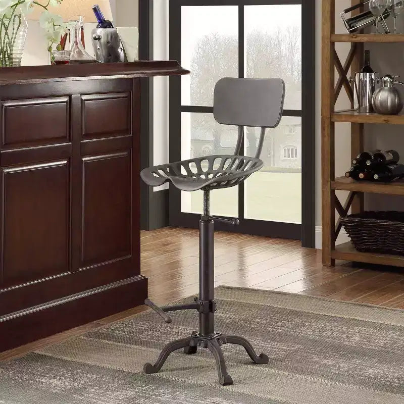Sgabello da bar con schienale e sedile regolabile in stile trattore Carolina Living Austin altezza bancone