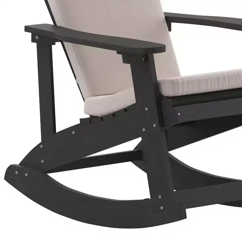 Sedia a dondolo Adirondack Merrick Lane in poliresina per tutte le stagioni con doghe verticali e cuscini resistenti alle intemperie