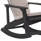 Sedia a dondolo Adirondack Merrick Lane in poliresina per tutte le stagioni con doghe verticali e cuscini resistenti alle intemperie