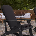 Sedia a dondolo Adirondack Merrick Lane in poliresina per tutte le stagioni con doghe verticali e cuscini resistenti alle intemperie