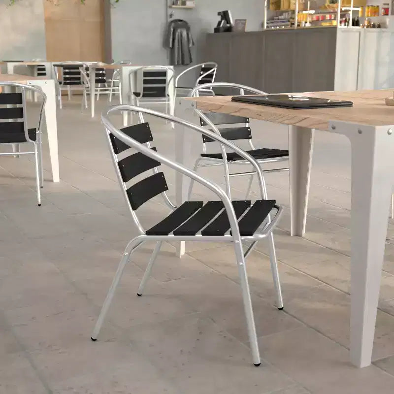 Flash Furniture Sedia impilabile da ristorante commerciale per interni ed esterni in alluminio Lila con schienale a tre listelli effetto teak