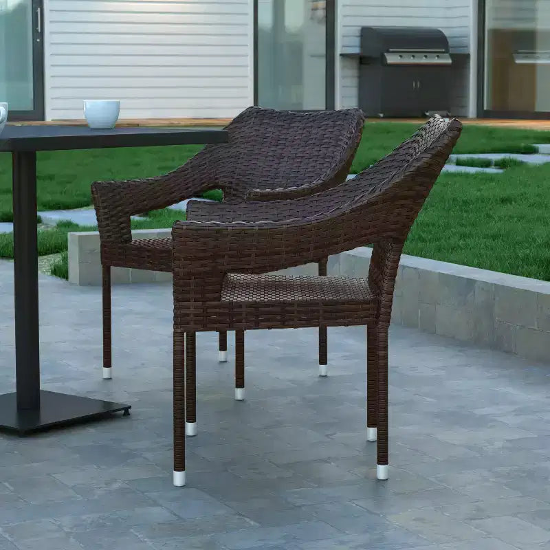 Sedia da pranzo impilabile per patio da interni/esterni Emma and Oliver All-Weather con telaio in acciaio e rattan PE resistente alle intemperie