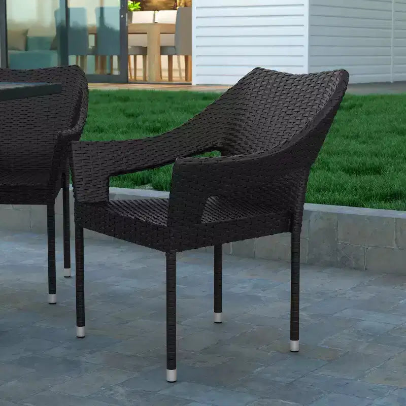 Sedia da pranzo impilabile per patio da interni/esterni Emma and Oliver All-Weather con telaio in acciaio e rattan PE resistente alle intemperie