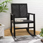 Sedia a dondolo JONATHAN Y Ned in legno di acacia con schienale a chevron moderno, capacità 136 kg, per esterni e patio